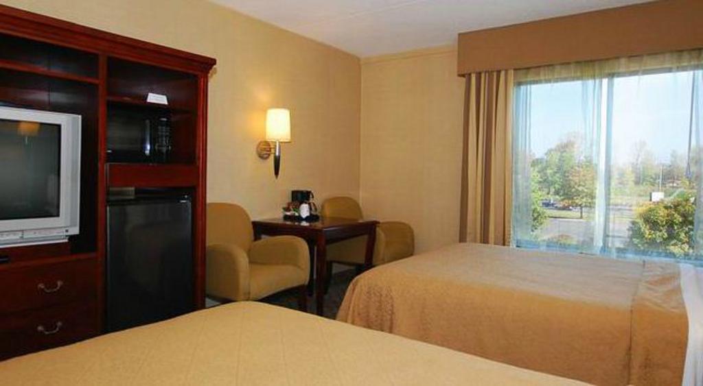 Quality Inn & Suites Bensalem Exteriér fotografie