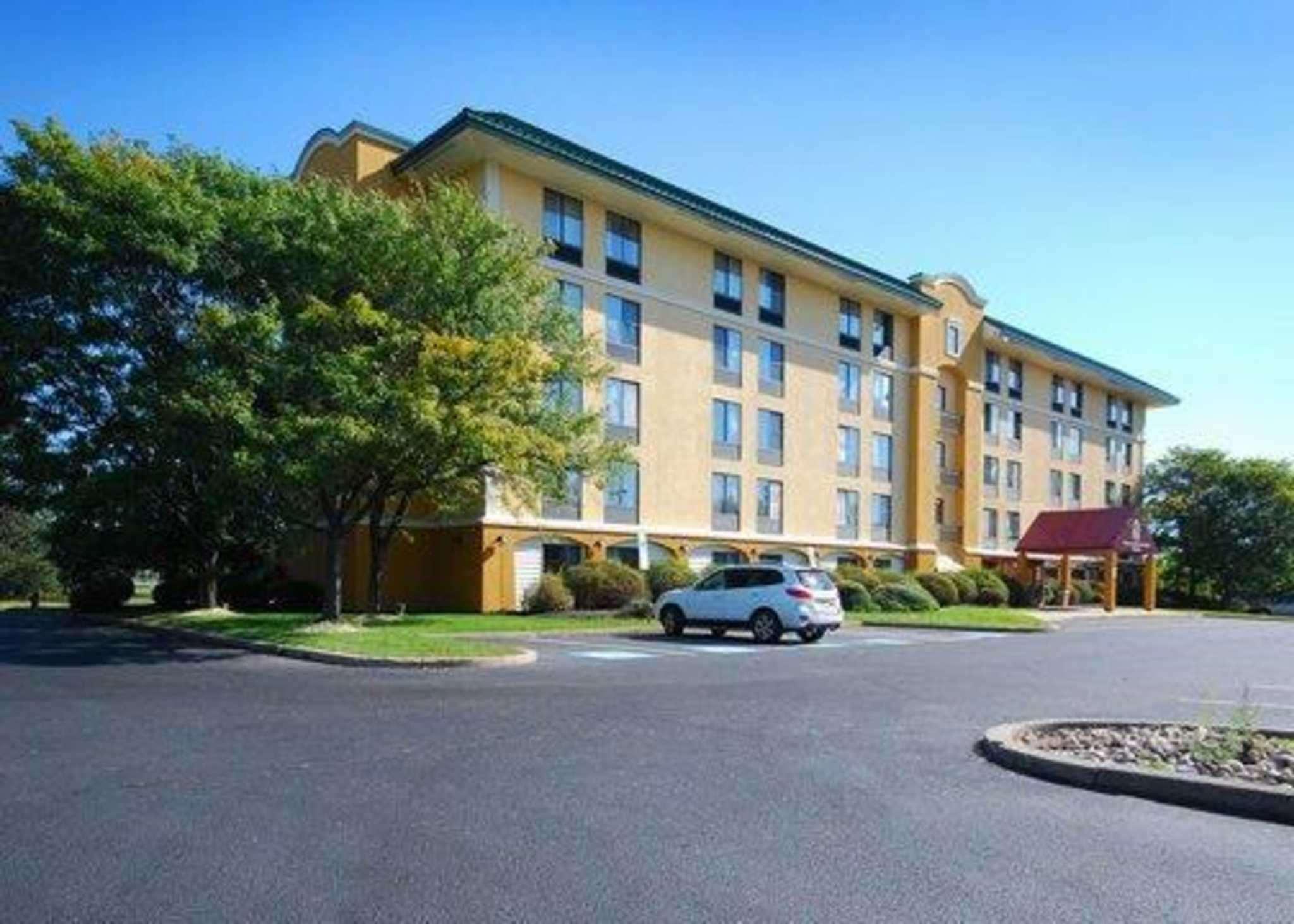 Quality Inn & Suites Bensalem Exteriér fotografie