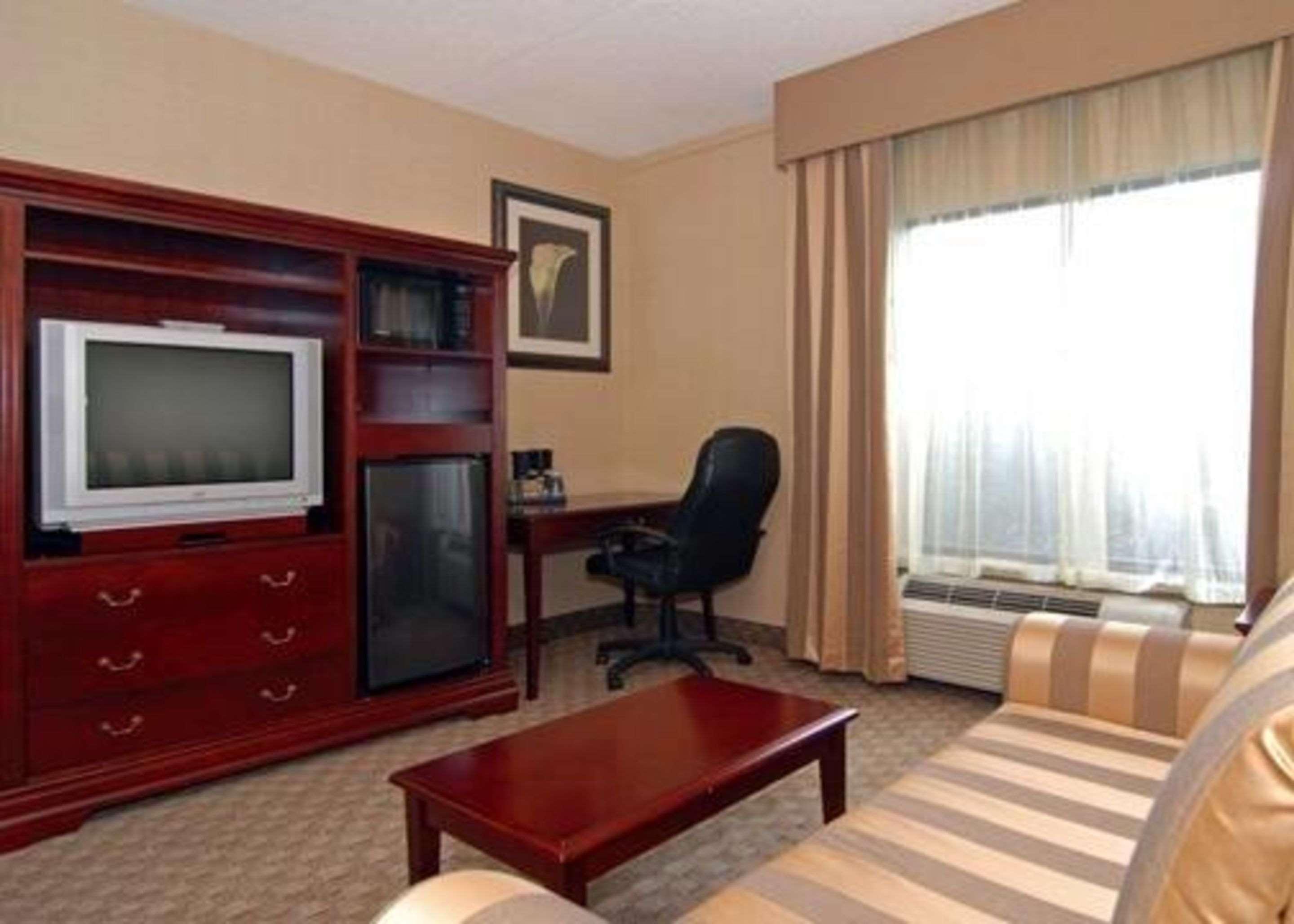 Quality Inn & Suites Bensalem Pokoj fotografie