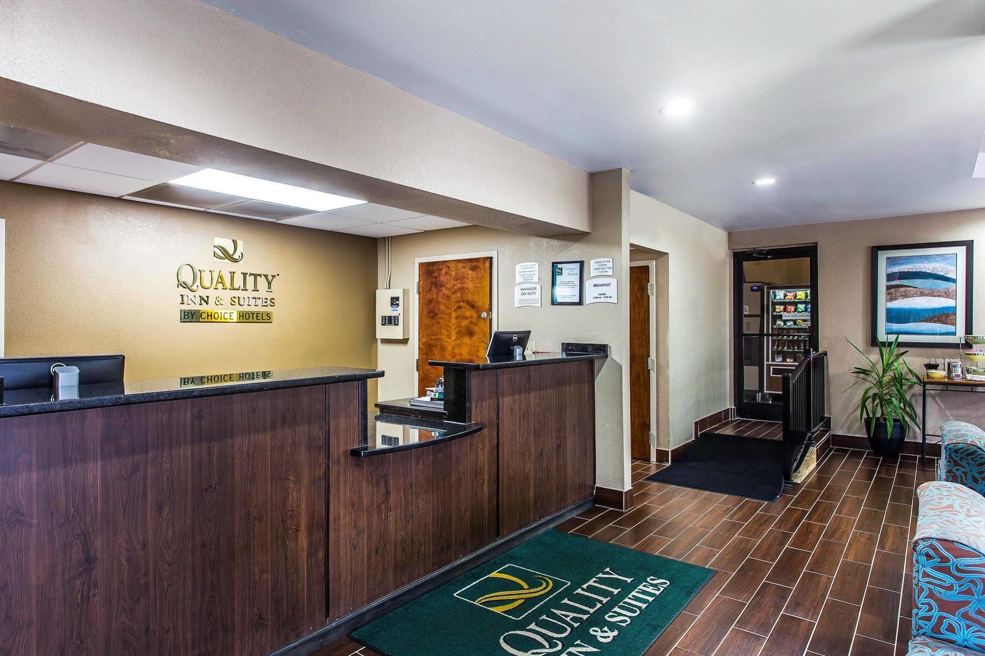 Quality Inn & Suites Bensalem Exteriér fotografie