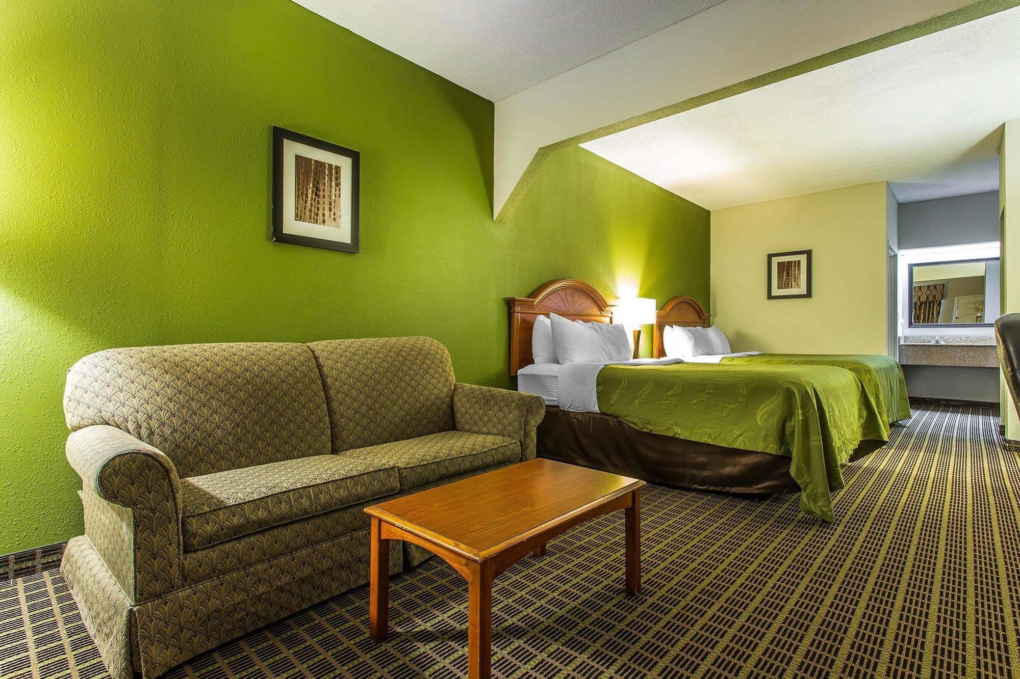 Quality Inn & Suites Bensalem Exteriér fotografie
