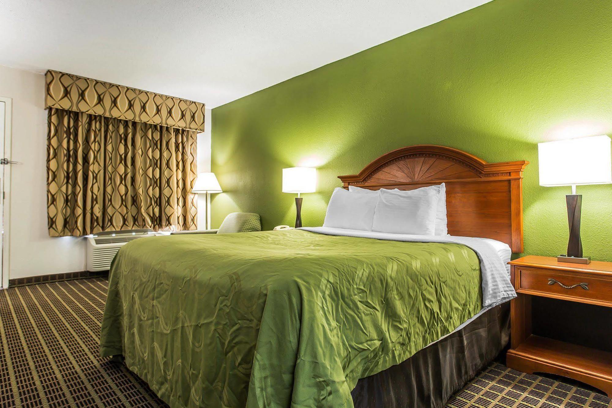 Quality Inn & Suites Bensalem Exteriér fotografie