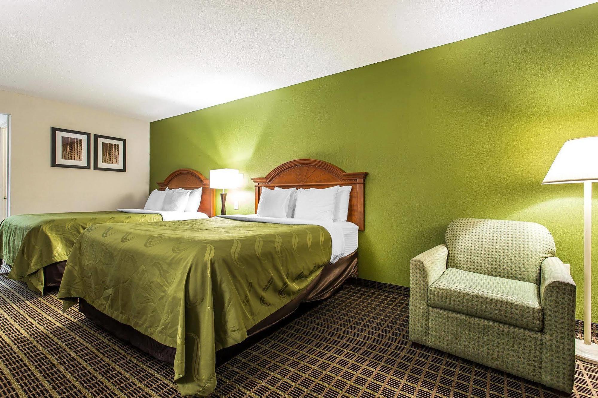 Quality Inn & Suites Bensalem Exteriér fotografie