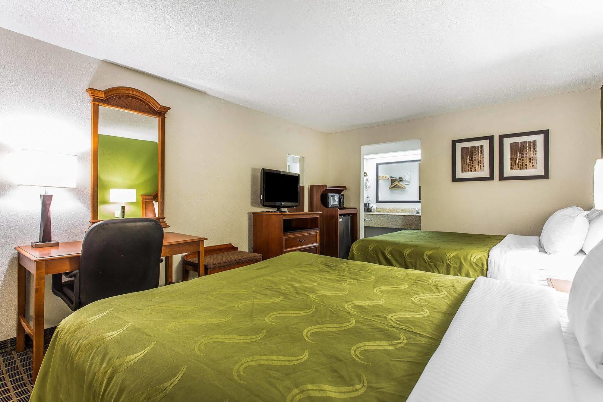 Quality Inn & Suites Bensalem Exteriér fotografie