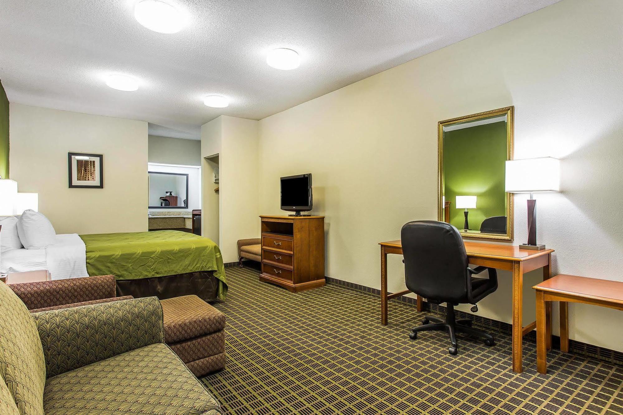 Quality Inn & Suites Bensalem Exteriér fotografie